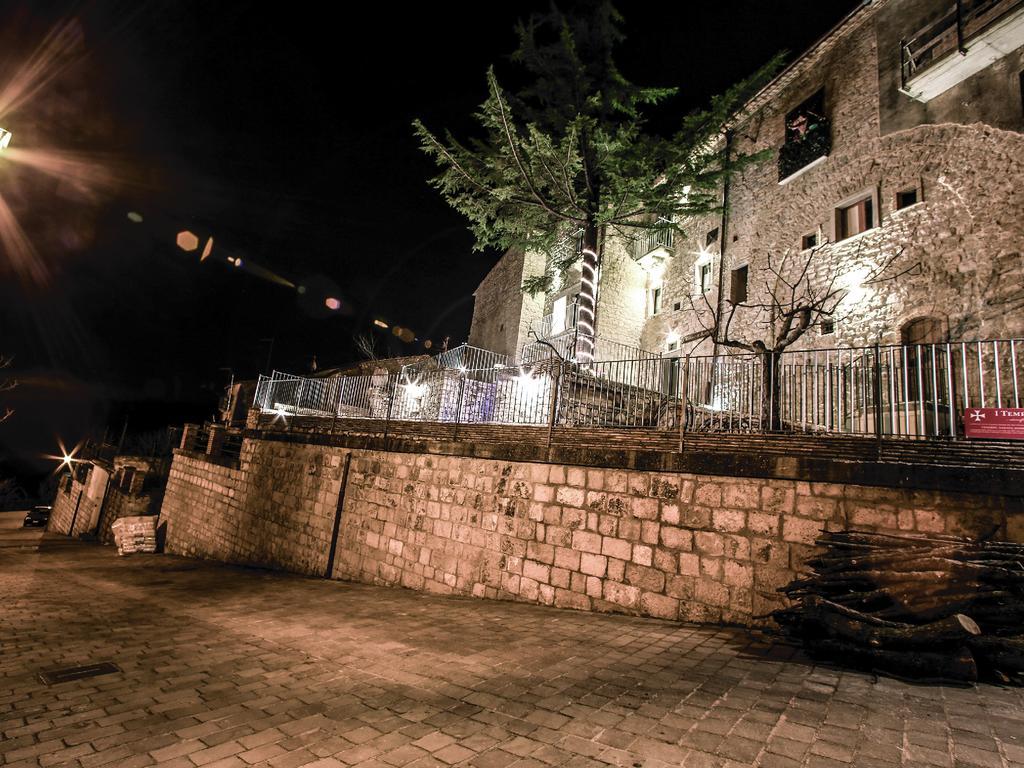 I Templari Di Alberona Hotel Luaran gambar