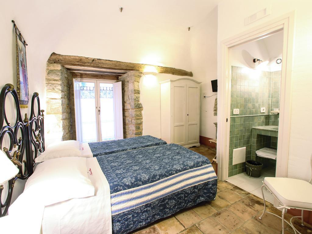I Templari Di Alberona Hotel Bilik gambar